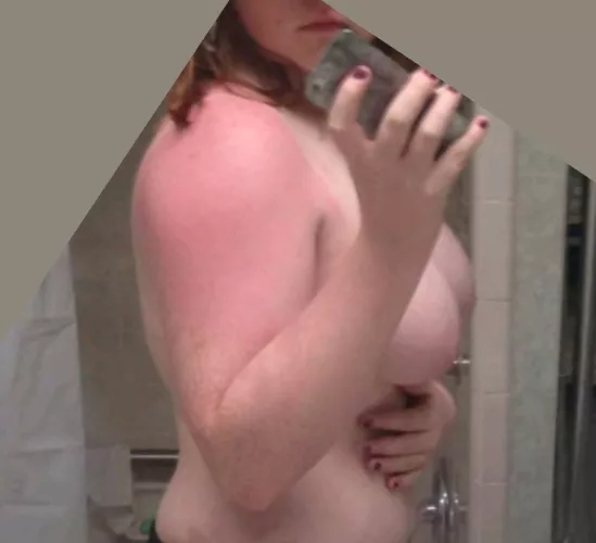 Ali, a lil burnt f18 5'2 130 by keeali12