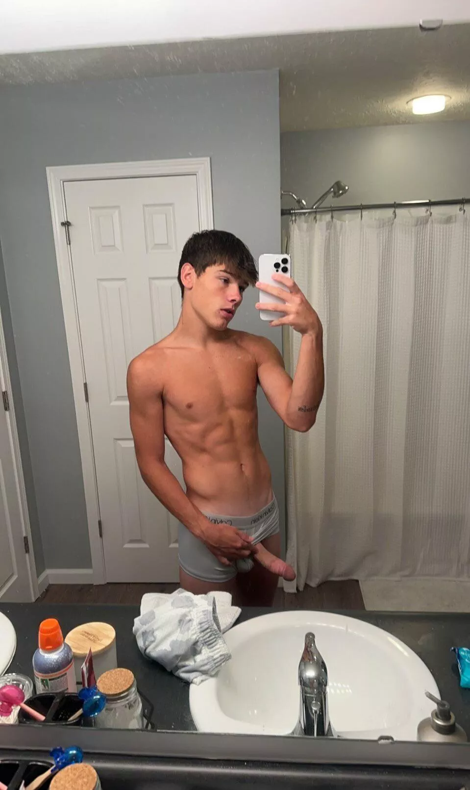 Can I send you pics like this? posted by adwopash