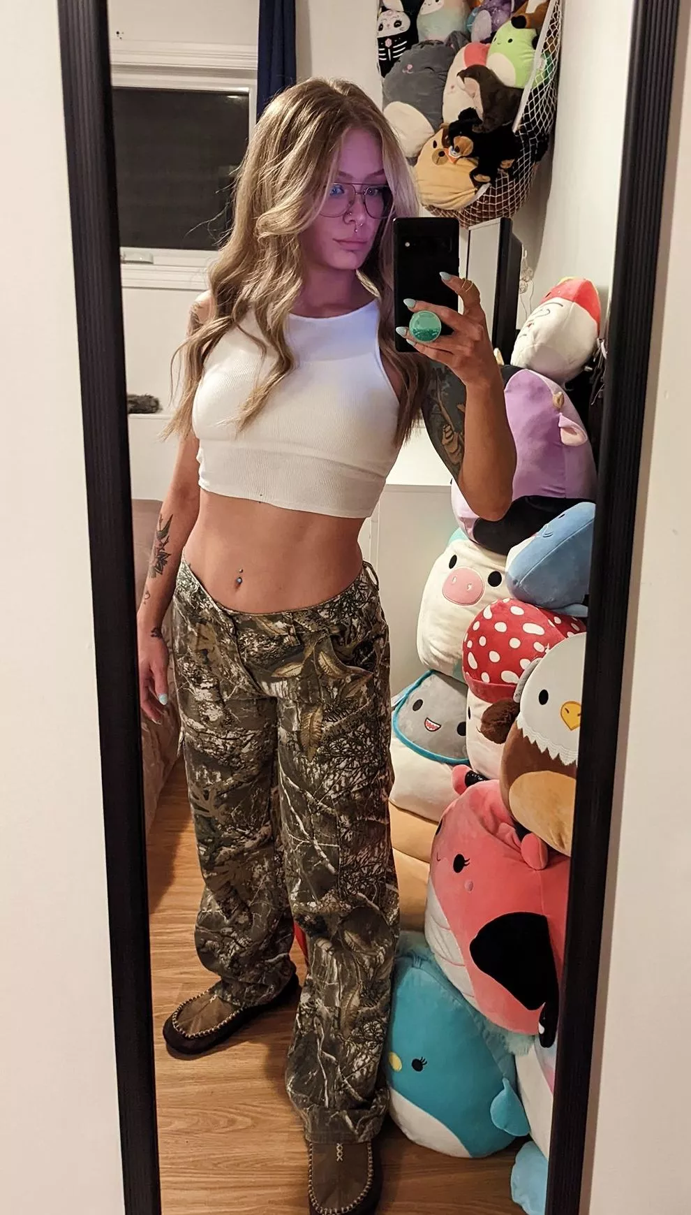 Can't help but show off this body in this light, feeling so powerful. (@RoraPickle) posted by RoraPickle