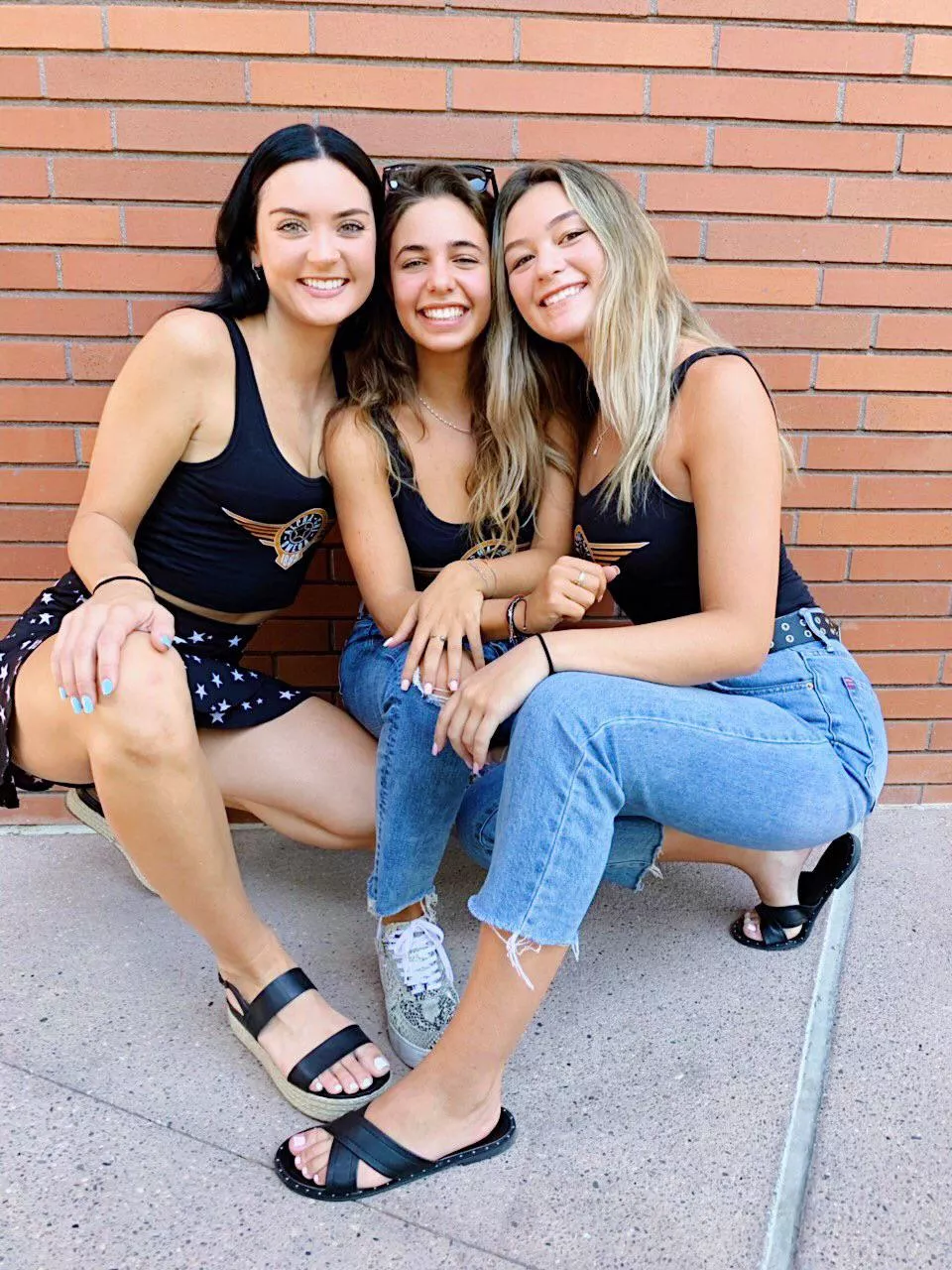 College Babes posted by whitetoweltw