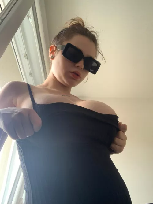 F18 Pregant and horny by Hour_Figure224