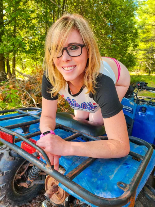 feeling playful and cute by Tinkertoys69