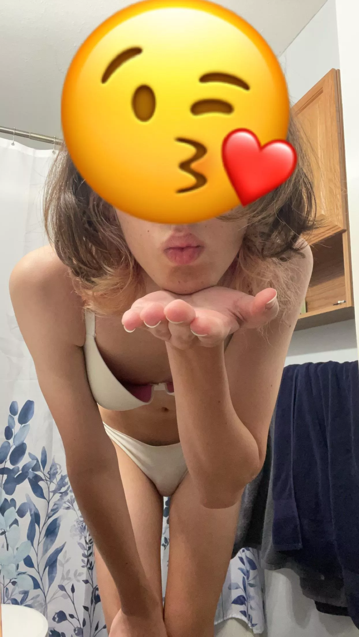 Good morning all you beautiful sissies. Kisses from my SissyGirl Amber😘 posted by PussyboiExposure
