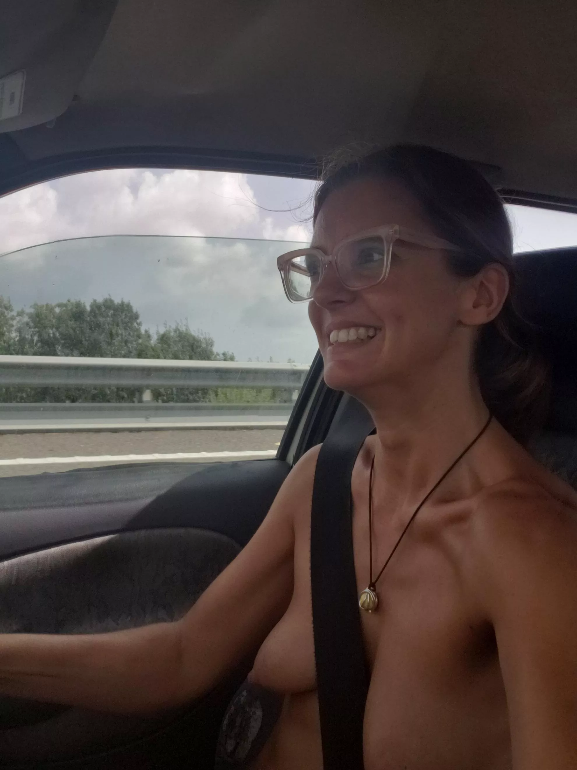 Hope the other drivers didnt get too distracted. Nobody dared me to do it. Dared myself alone, too hot here ! posted by Ardillita_InTheSun