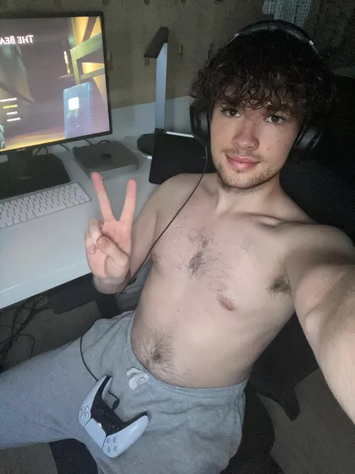 I just can't help myself from grabbing my controller and playing around with it. 😩 by Spielknabe