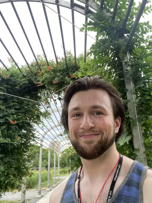 IDK how much this hairdo screams I comute to downtown for my 9 to 5 by JackedPuppy