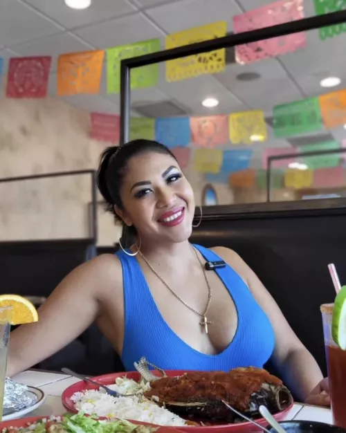 Mexican milf by mikehenderson99