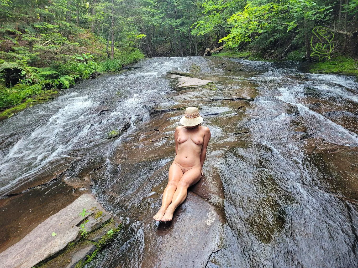 My kind of streaming 😋 posted by BareLeiaRose