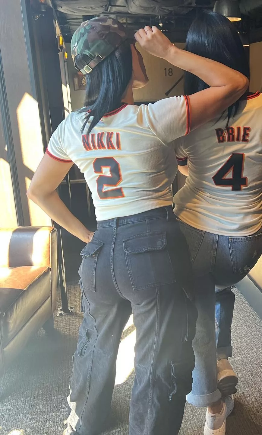 Nikki and Brie Garcia posted by HashiSeasin