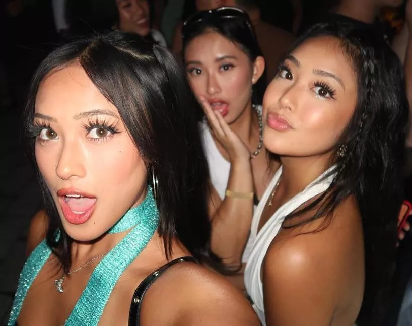 party girls posted by hornychilicorndog