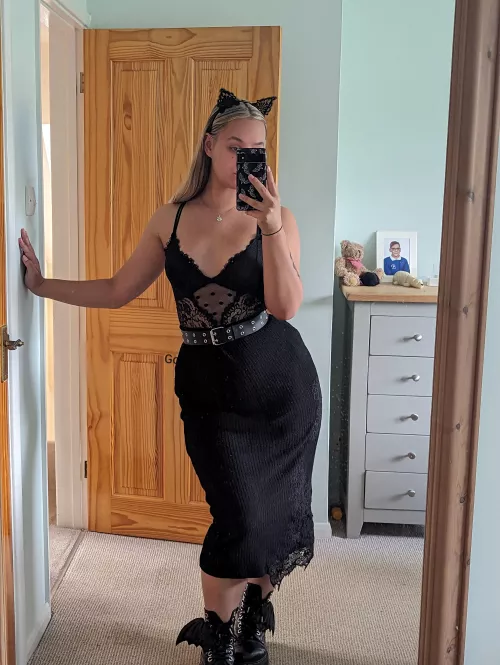 Pretty goth kitten 😌 by Goth__Kitten