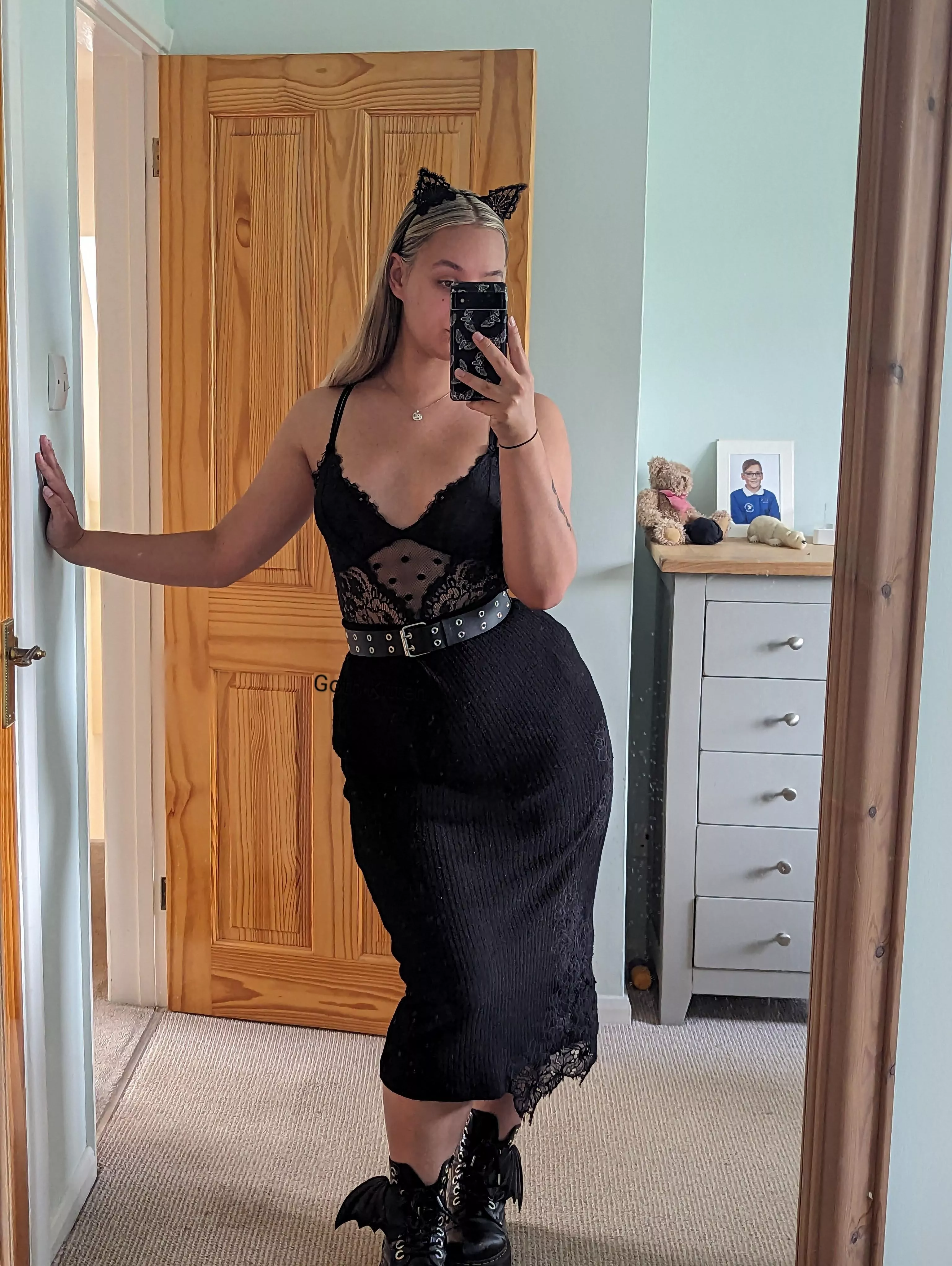 Pretty goth kitten 😌 posted by Goth__Kitten