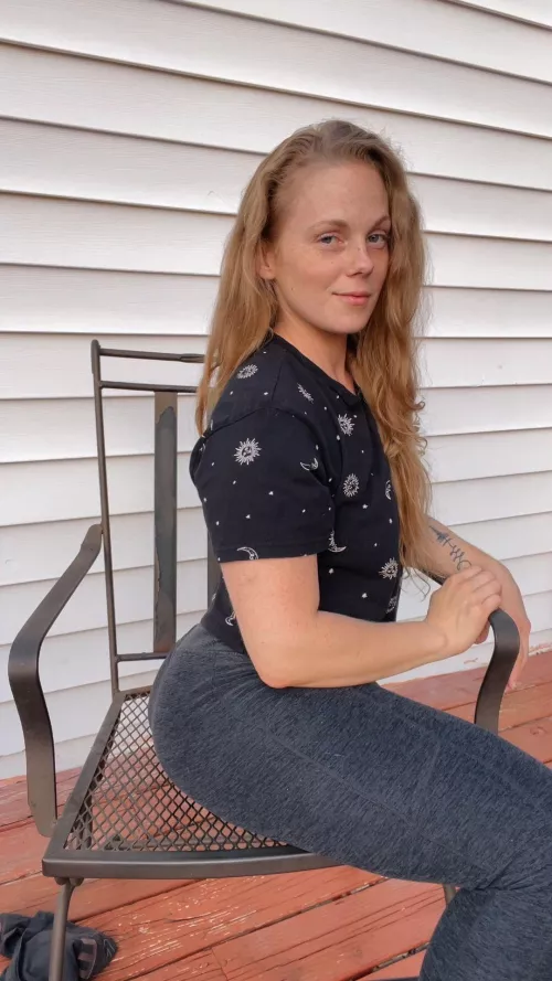 Pull up a chair and sit by me, please [F] by Amputeelove