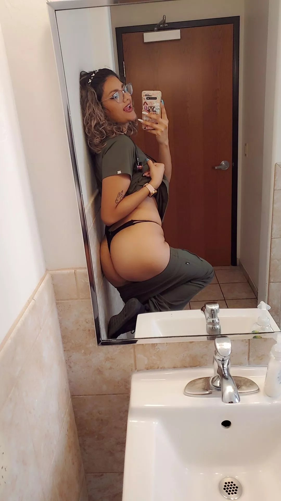 Slide my panties to the side posted by txmami95xxxx