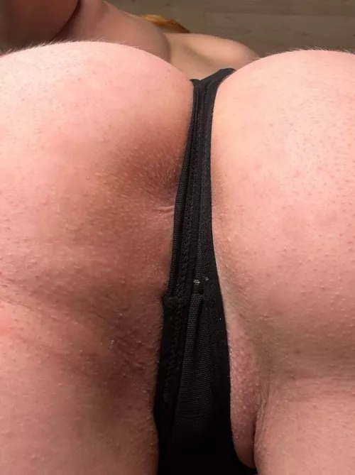 Slutty redhead by vi_gray