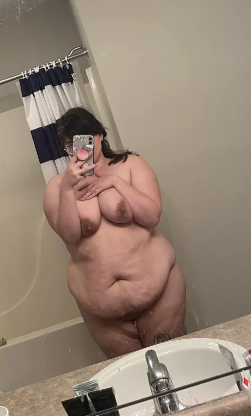 Snack, or a whole meal?🤤 by Mommywidethighs___