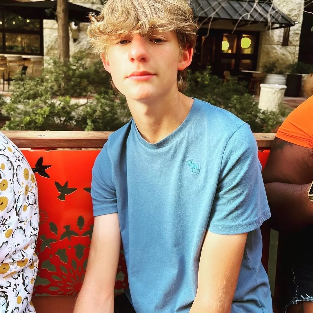 Thinking twink posted by Leading_Cycle5946