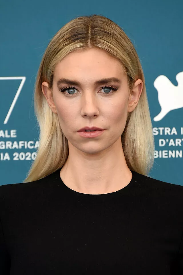 Vanessa Kirby posted by ZENTLEMAN69