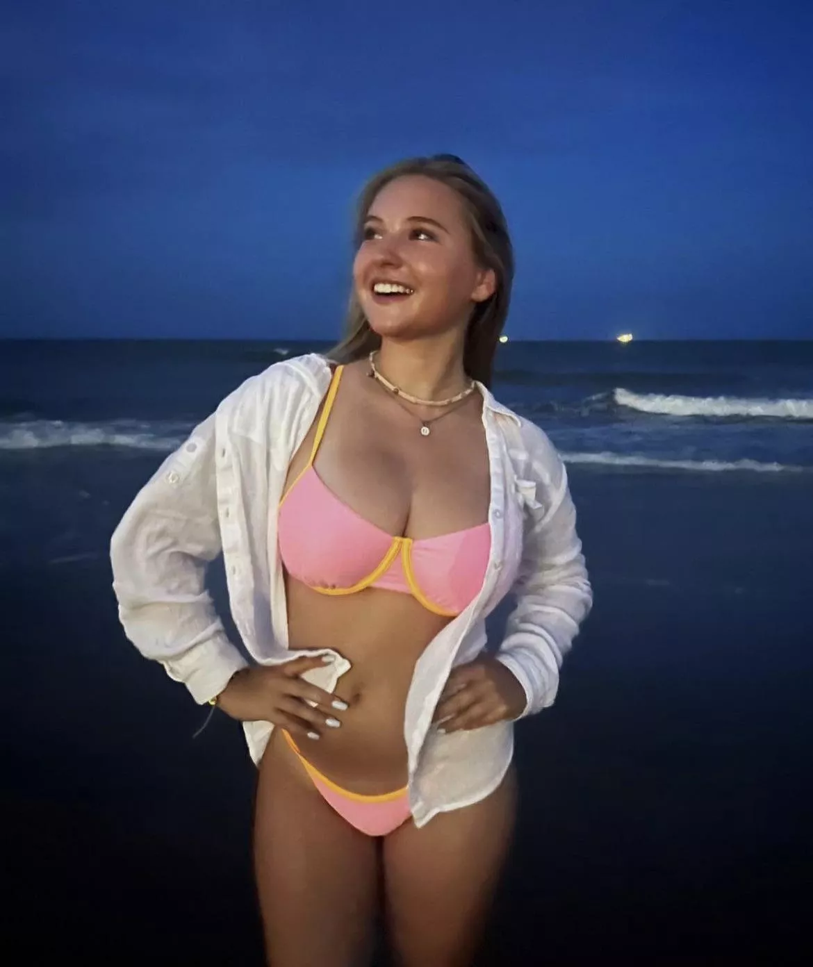 A Night at the Beach posted by rednecktrucker69