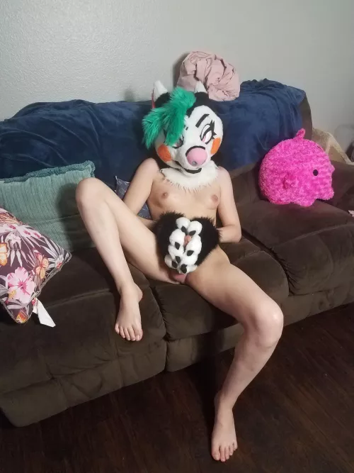 Are you just gonna stand there or are you gonna help?? by RickiTheShy