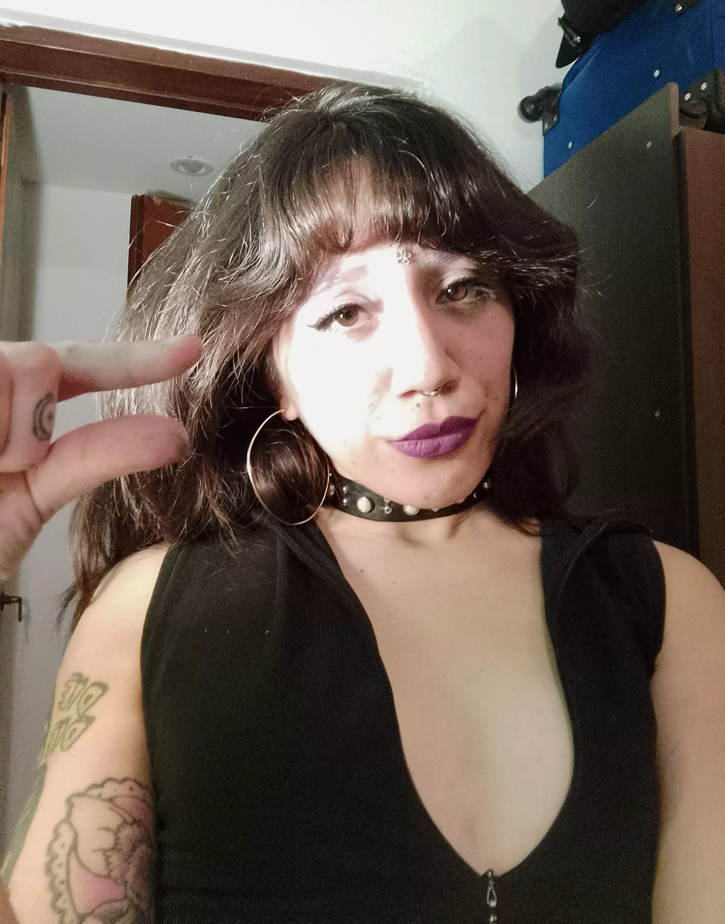 I know how much you'd love to be humiliated by a Goddess like me. Comment your inches below if you dare 😈 [domme] posted by winonita