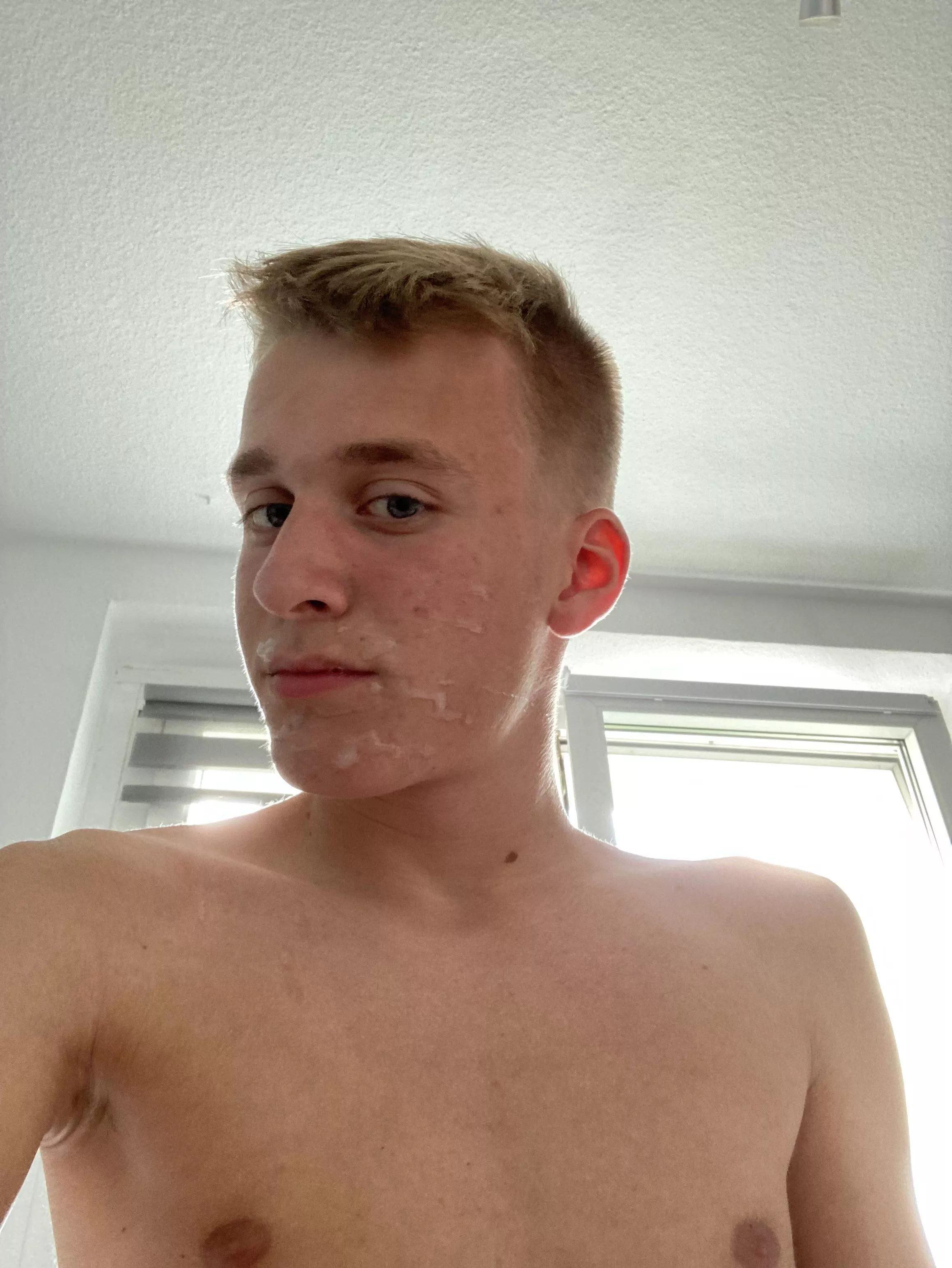 I love Cum. posted by 2004hottietwitter