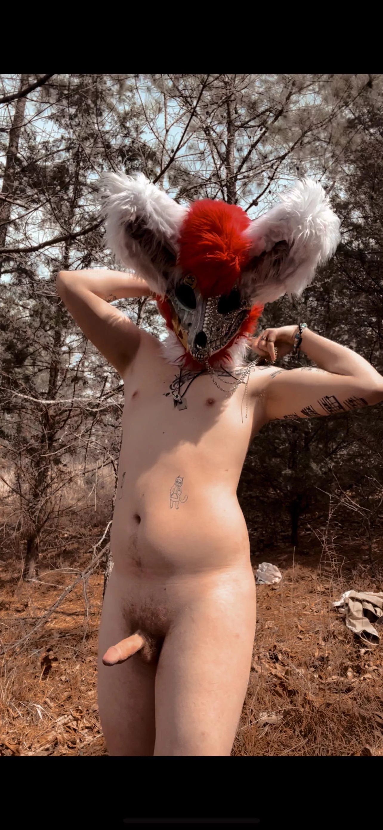 I love the feeling of the sun on my skin ☀️ posted by Mezzywuff