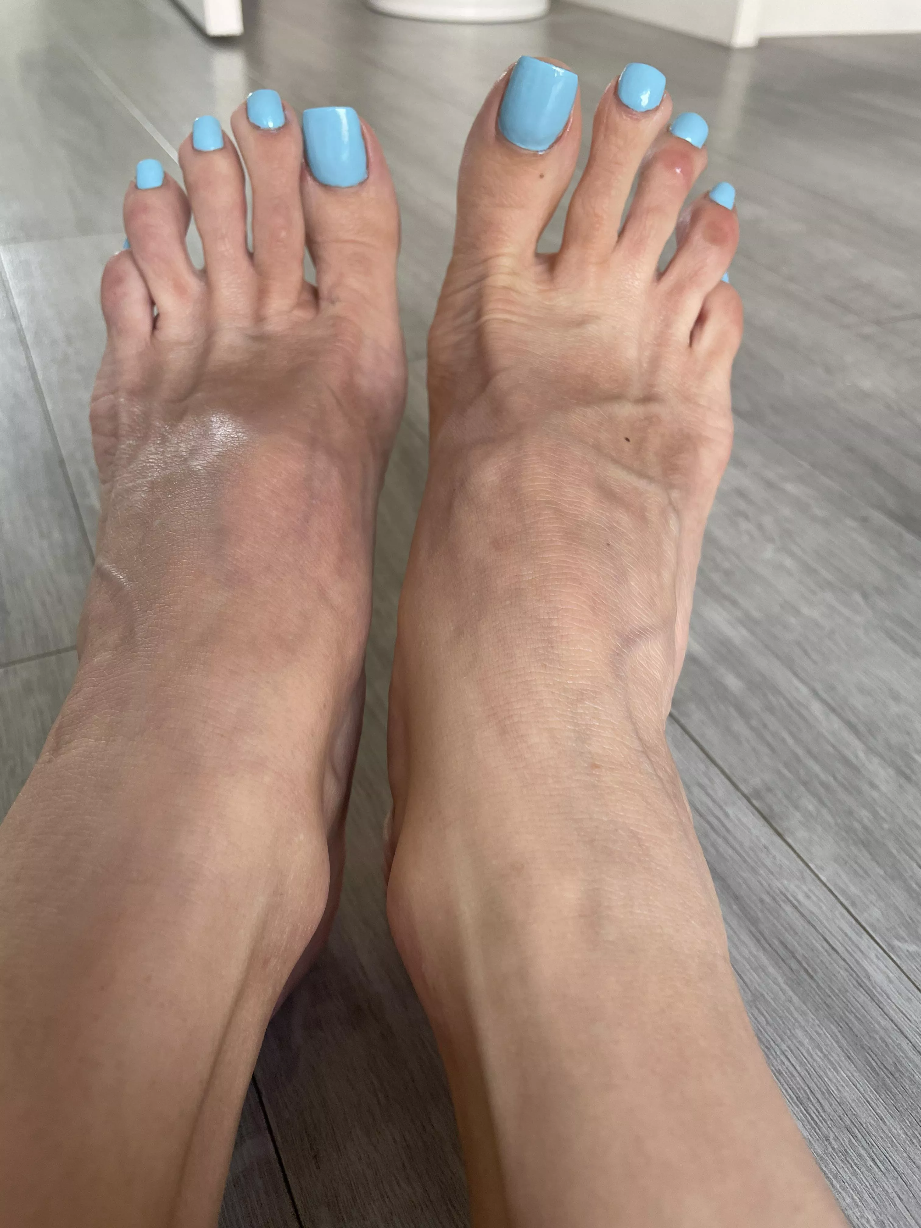 I love the new pedicure. A piece of heaven isn’t it? posted by bornroyal_feet1