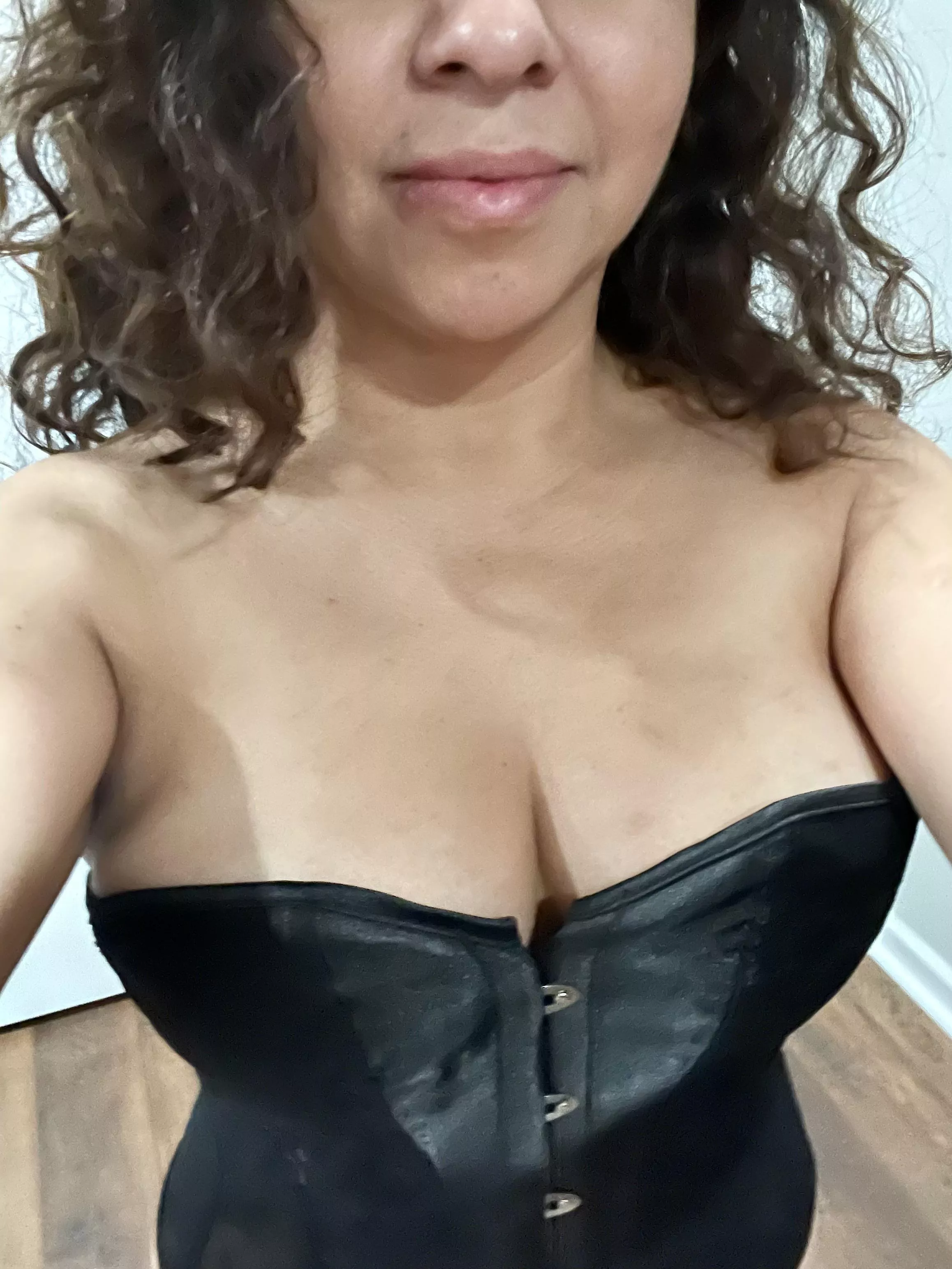 I think I’m going to answer the door to the Amazon prime guy like this! You think he’ll enjoy it? posted by Camila_la_bella_