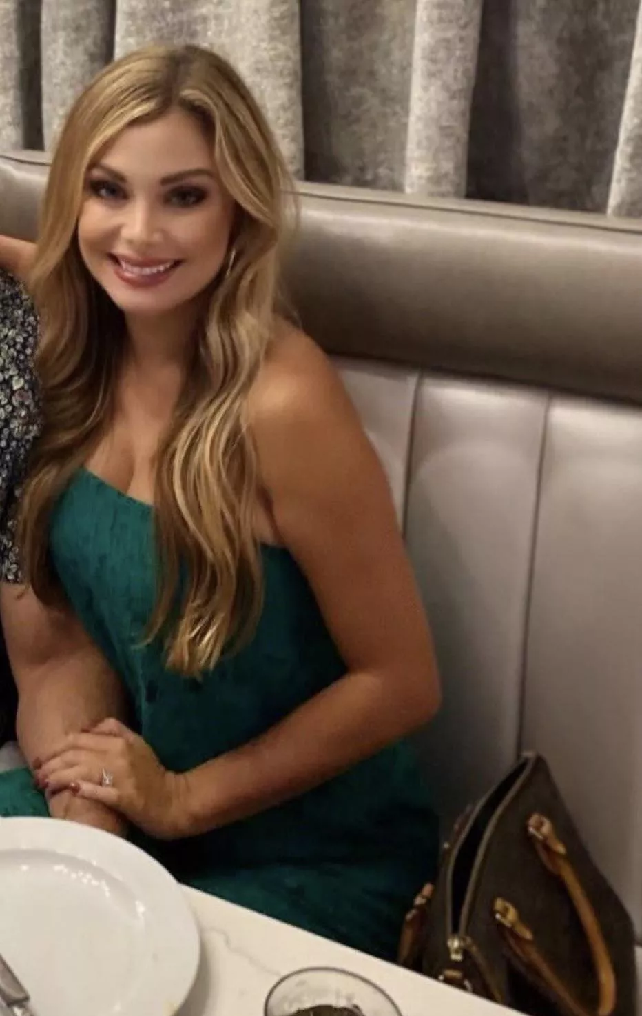 I would love to leave this restaurant and get naked posted by LaLady_xoxo