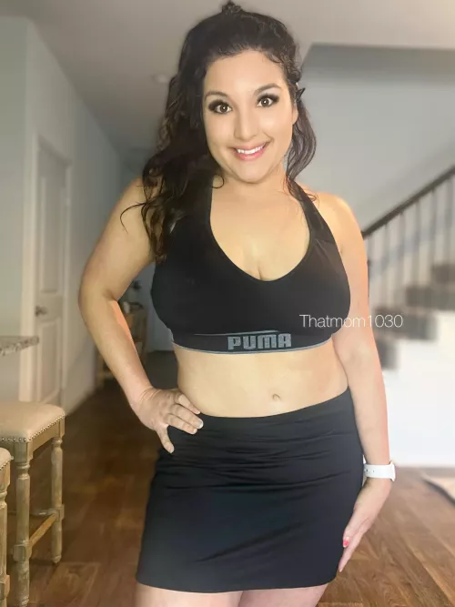 I’m the brunette milf you are looking for by sexxymilf1030