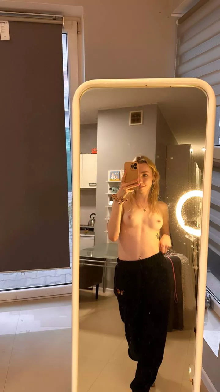 is a short girl a turn off for you guys, be real with me posted by Deep-Independent7900