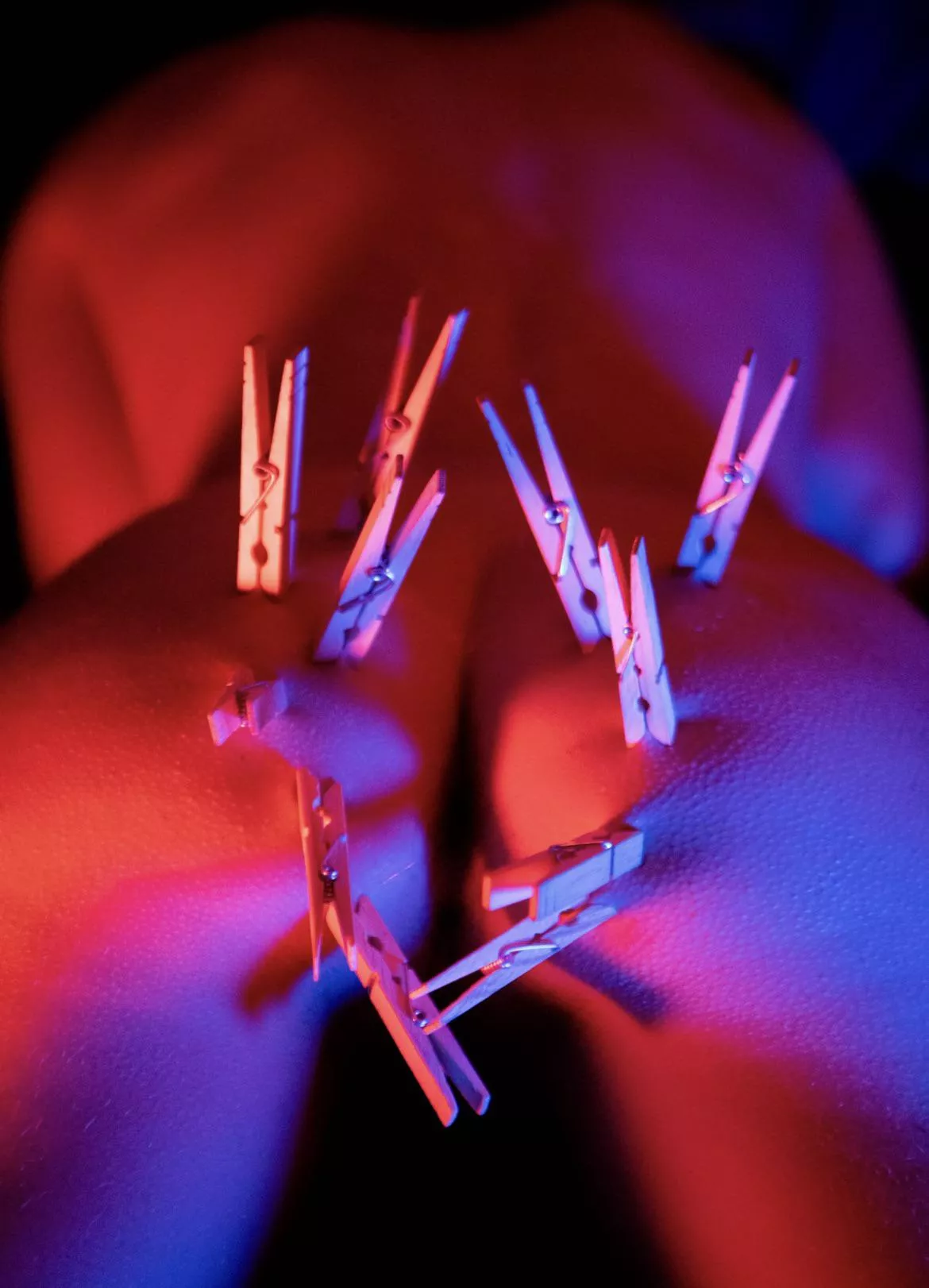 Just the warm up with some pretty lighting. posted by anoniminimity135