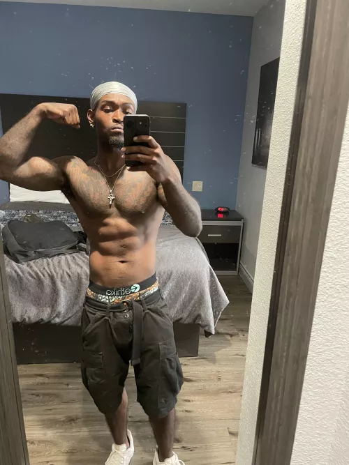 Looking for generous cucks that can help me pay some bills, pm me by DepharaohHtx