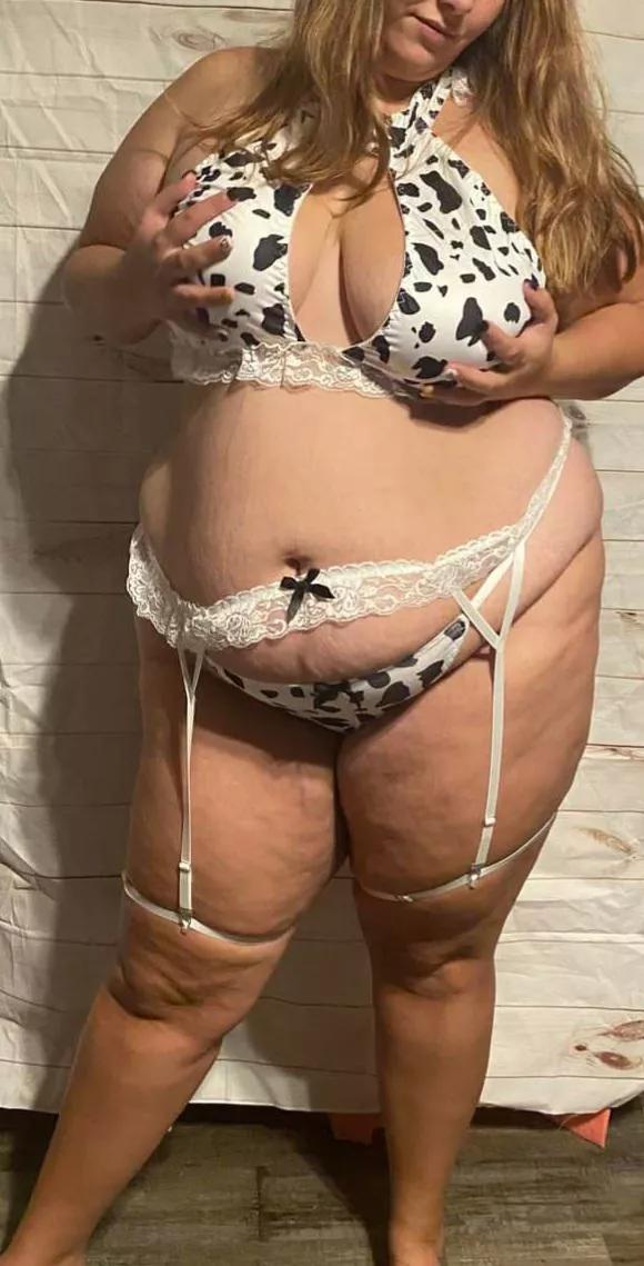 Milk this MILF 😍🥛 posted by abigailgray256