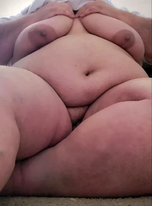 My big soft body and moobs by Wnt2BF