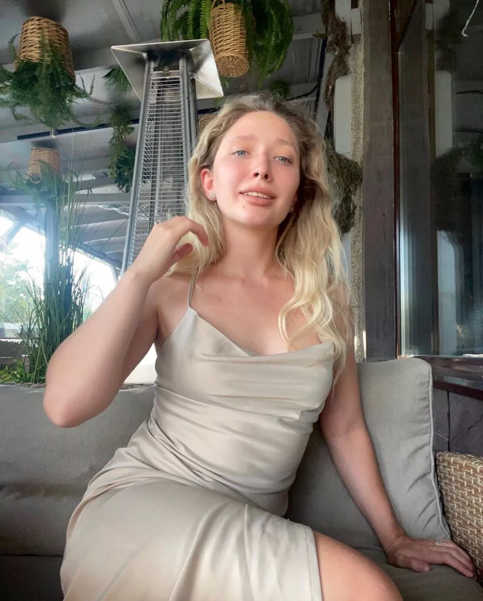 My champagne dress posted by Kkeysi