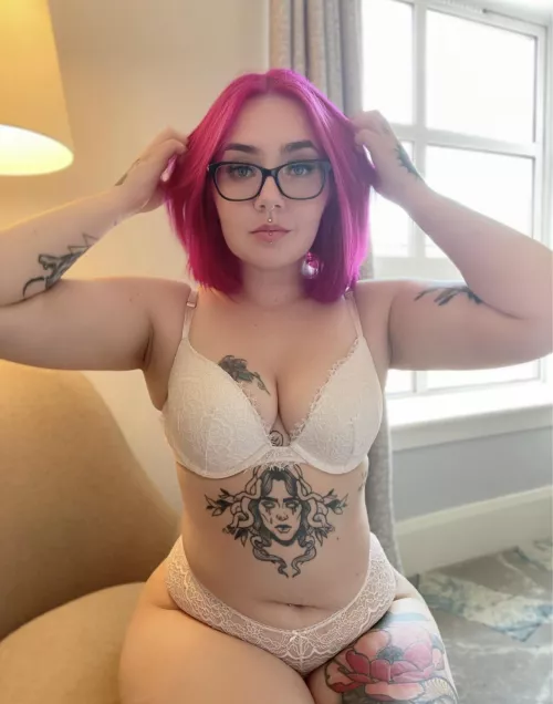 probably the only time you’ll see me in white by sylvermoonx