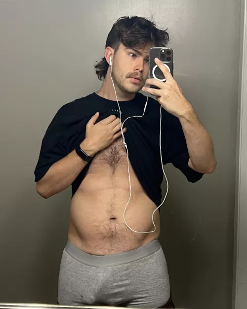 selfie break mid workout - anyone wanna join? by blubadger24