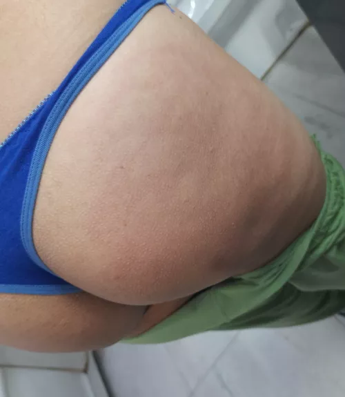 She likes a firm hand 🖐️ by tharaki_couple