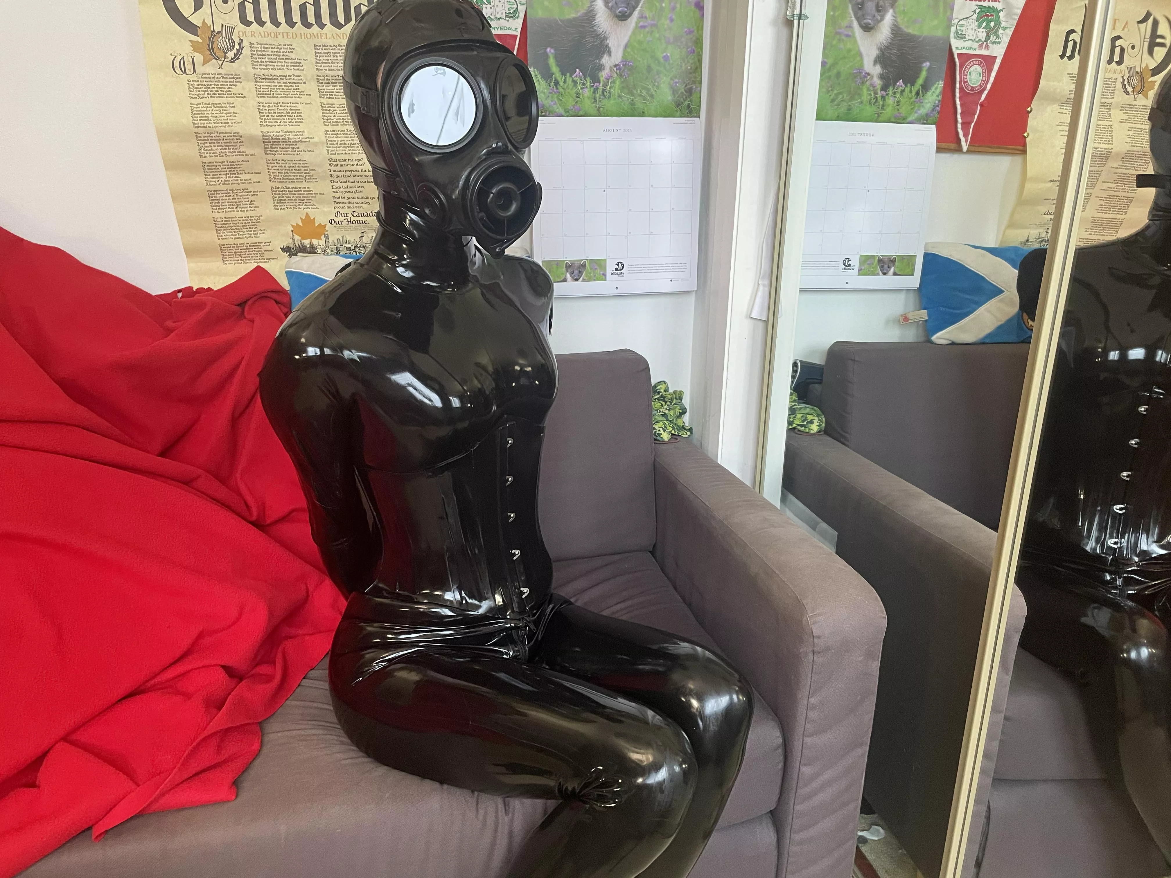 Shiny drone posted by r_a_user