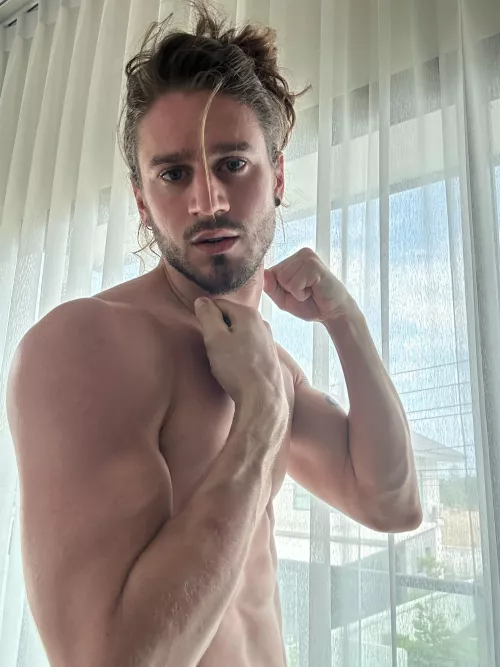 Skinny but strong 😘 by AshSmash_um