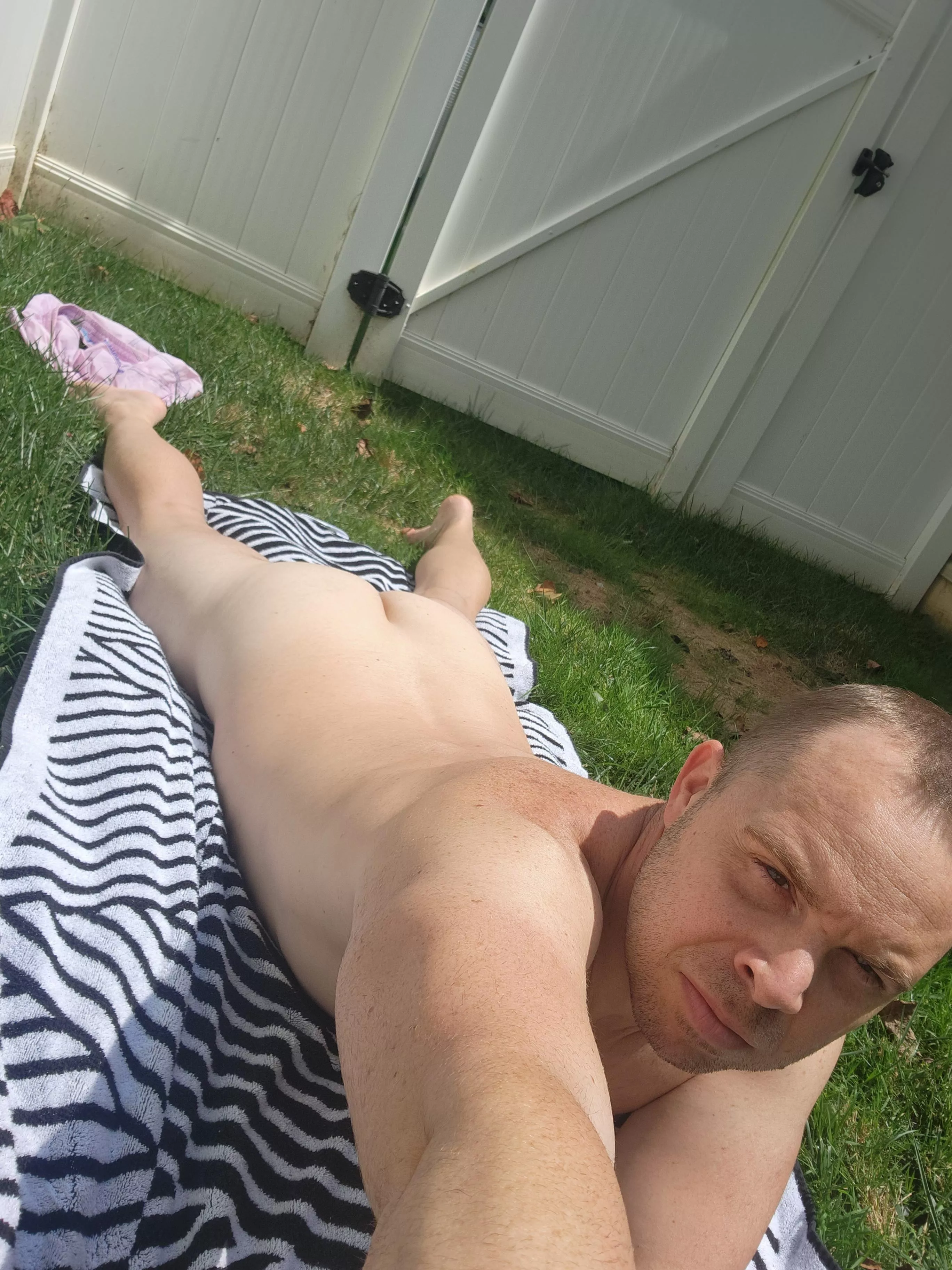 Some rays on the bunz posted by Nudedave84