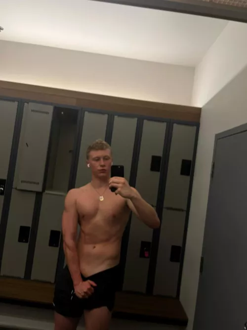 The college locker rooms make me feel a type of way by soccerdom