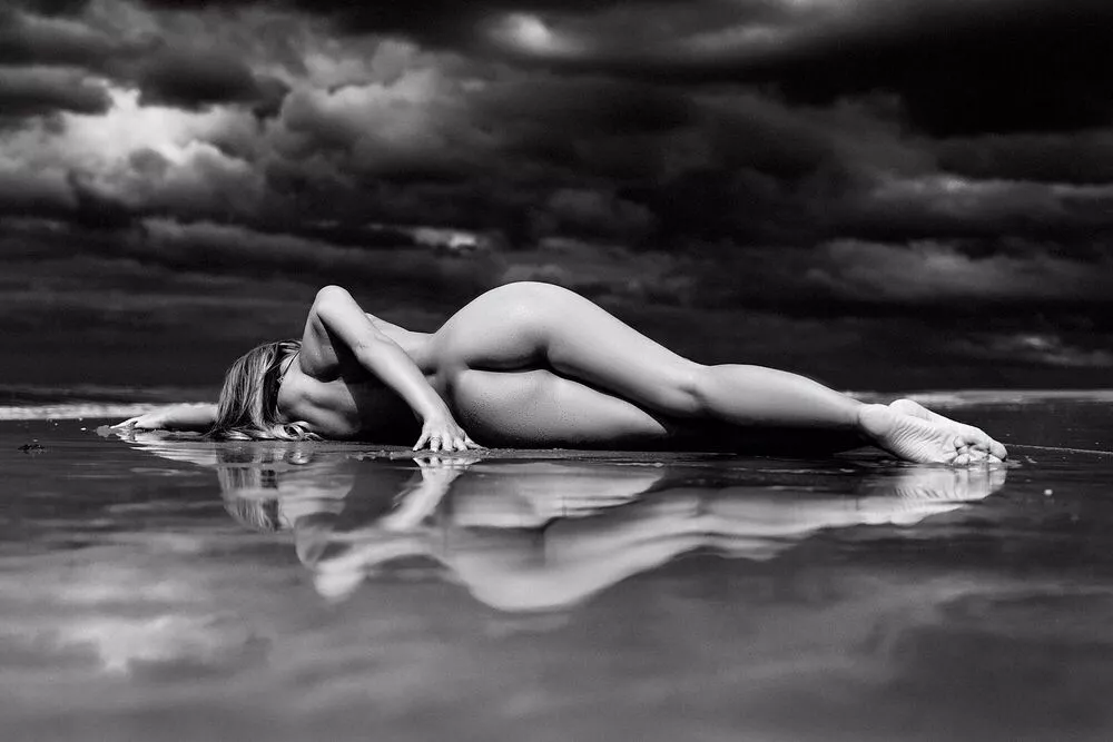 Touching Another Dimension, by Ruslan Bolgov posted by Gothmoggie