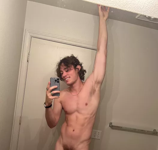 Want me to come grab u thru the screen? by xldoublesausage