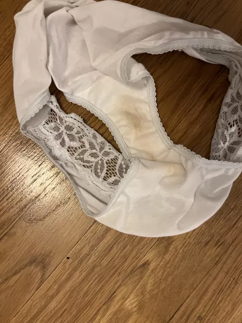 Wife’s dirty white fullbacks by Illustrious-Mix-6471