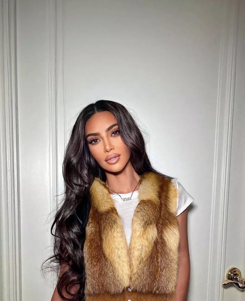 Would love to see her in a full fur coat posted by ANewShadow17