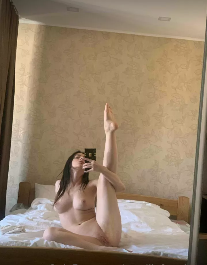 You enjoy watching athletic brunettes? posted by Glittering-Log1962