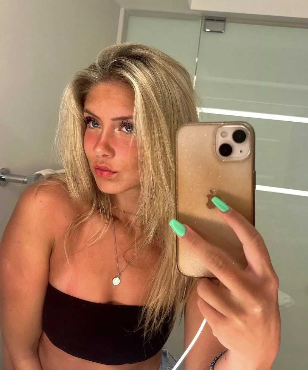 Mirror Selfie posted by will_ethanson